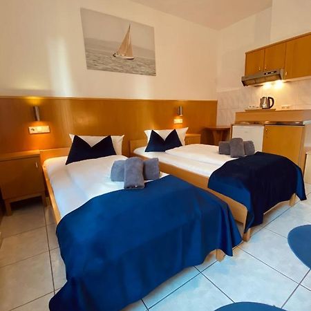 Hotel La Ferte Stuttgart Bagian luar foto