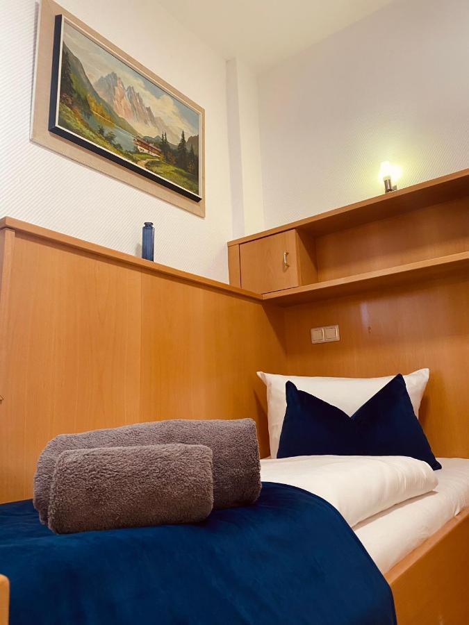 Hotel La Ferte Stuttgart Bagian luar foto
