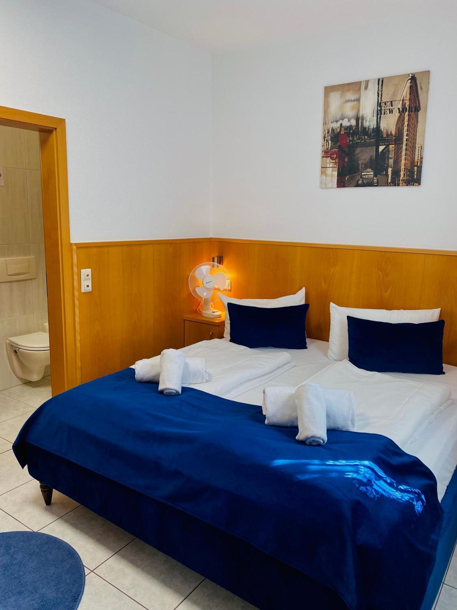 Hotel La Ferte Stuttgart Bagian luar foto